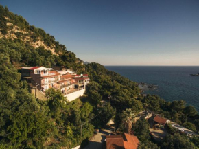  Bella Vista Apartments  Пелекас
